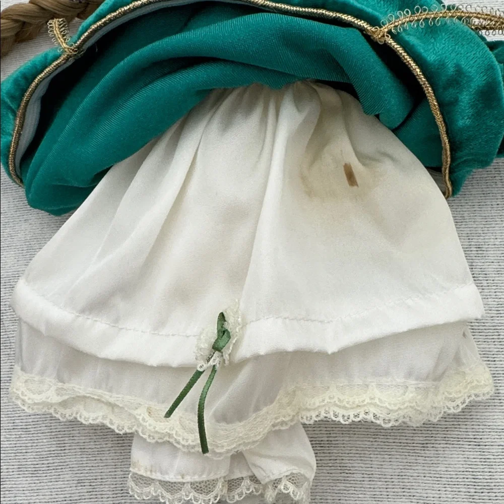 Vintage Elegant Rapunzel Doll with Braided Hair, velvet dress w/gold trim (mlb)